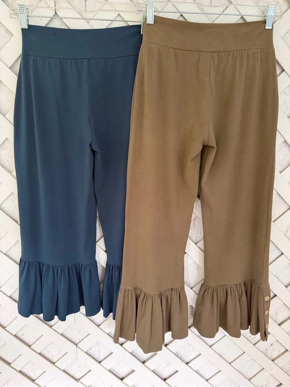 Size Small Matilda Jane Teal Blue and Olive Brown Ruffle Hem Pants